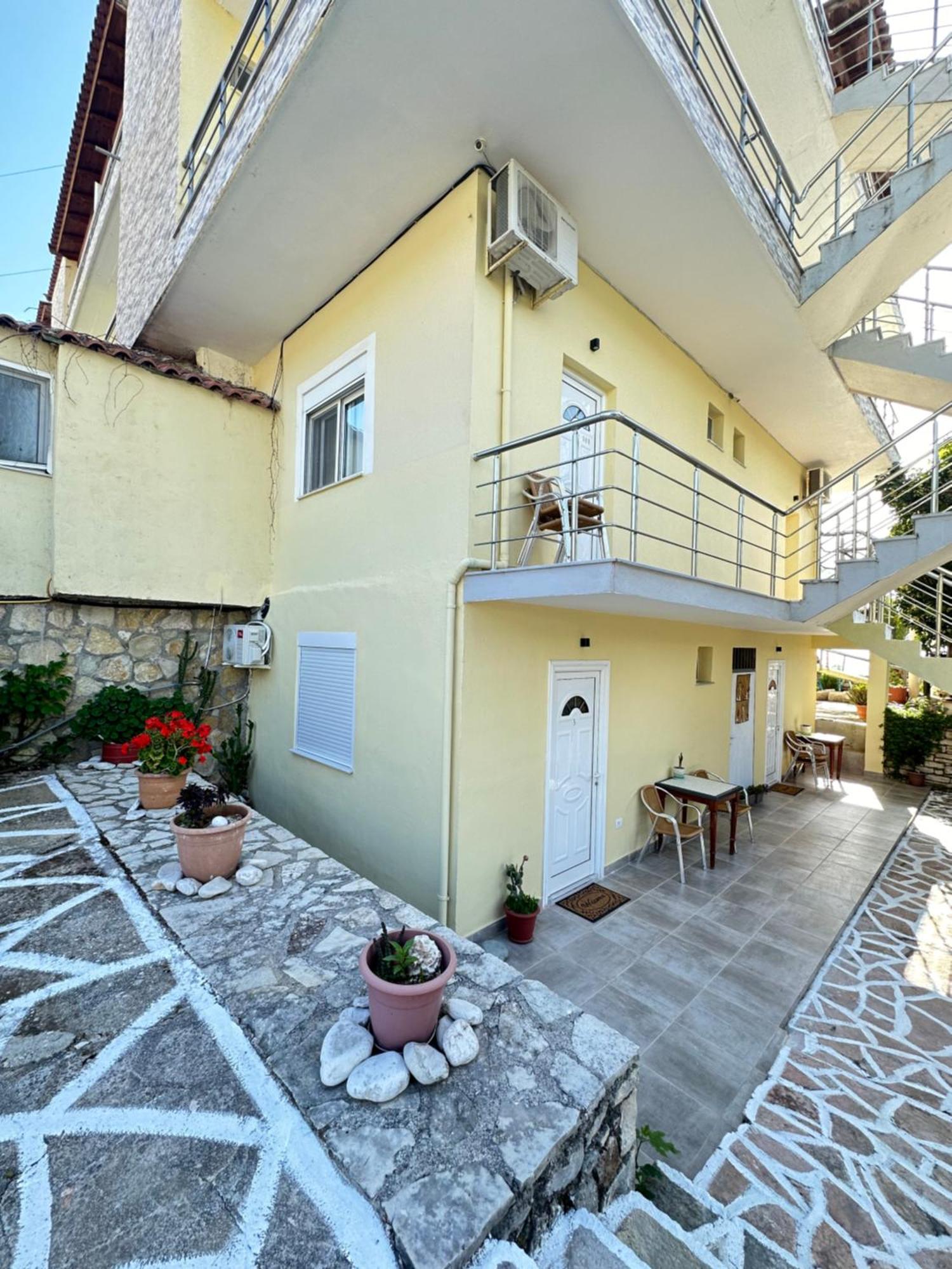 Potami Seashell Hotel Himare Exterior photo