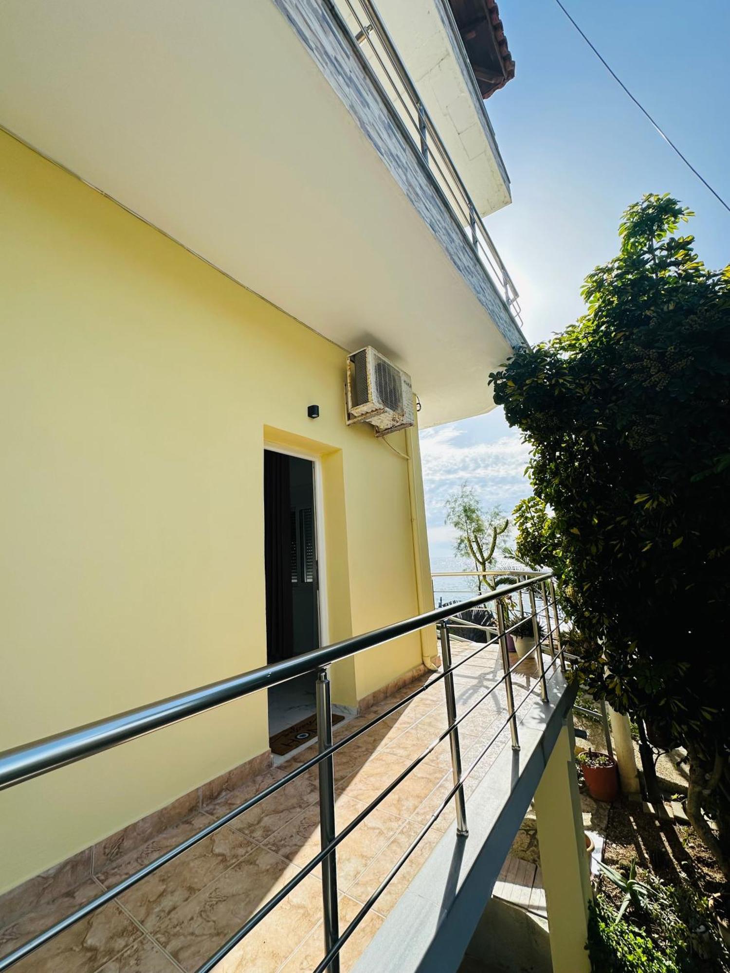 Potami Seashell Hotel Himare Exterior photo