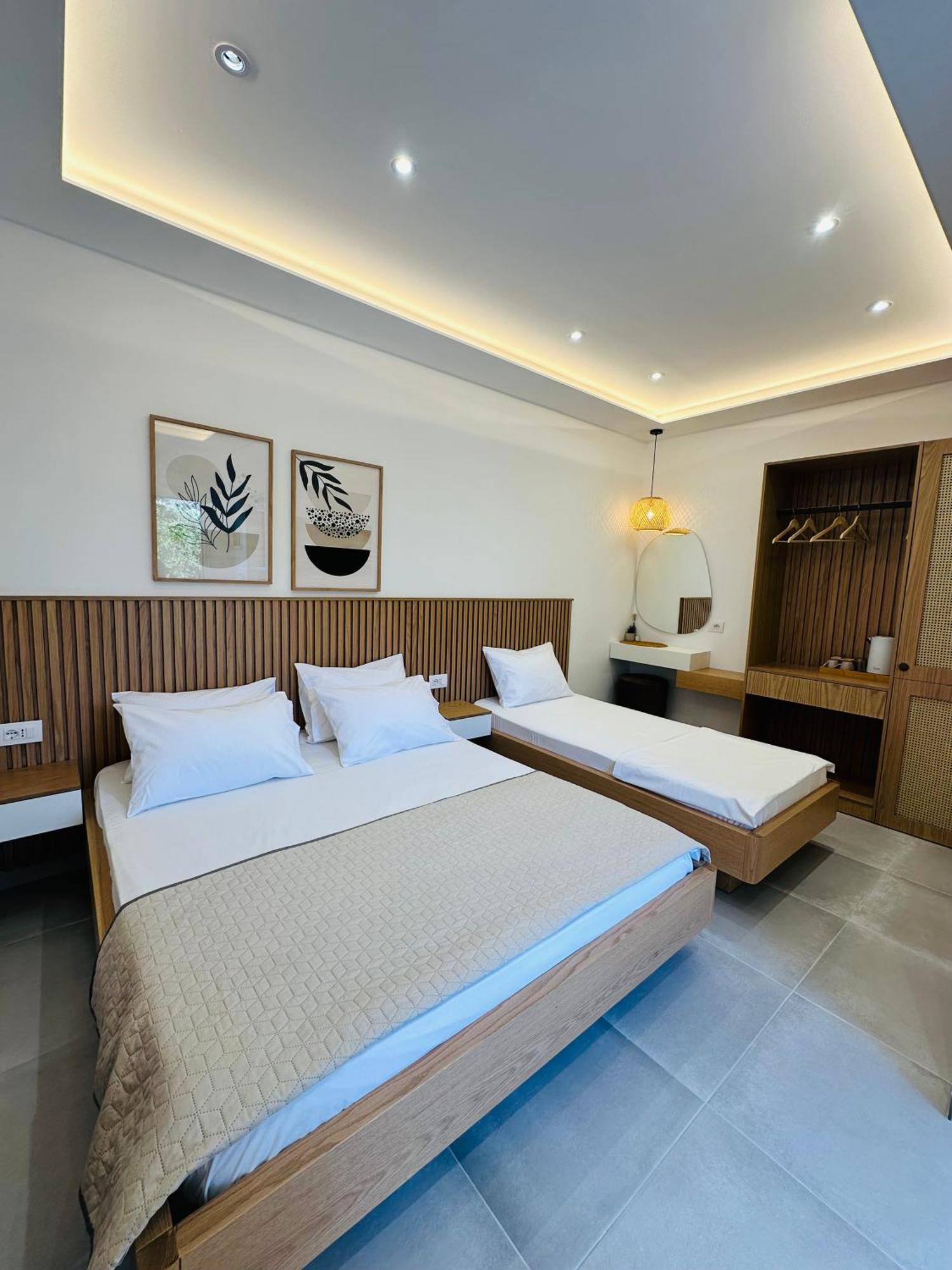 Potami Seashell Hotel Himare Exterior photo