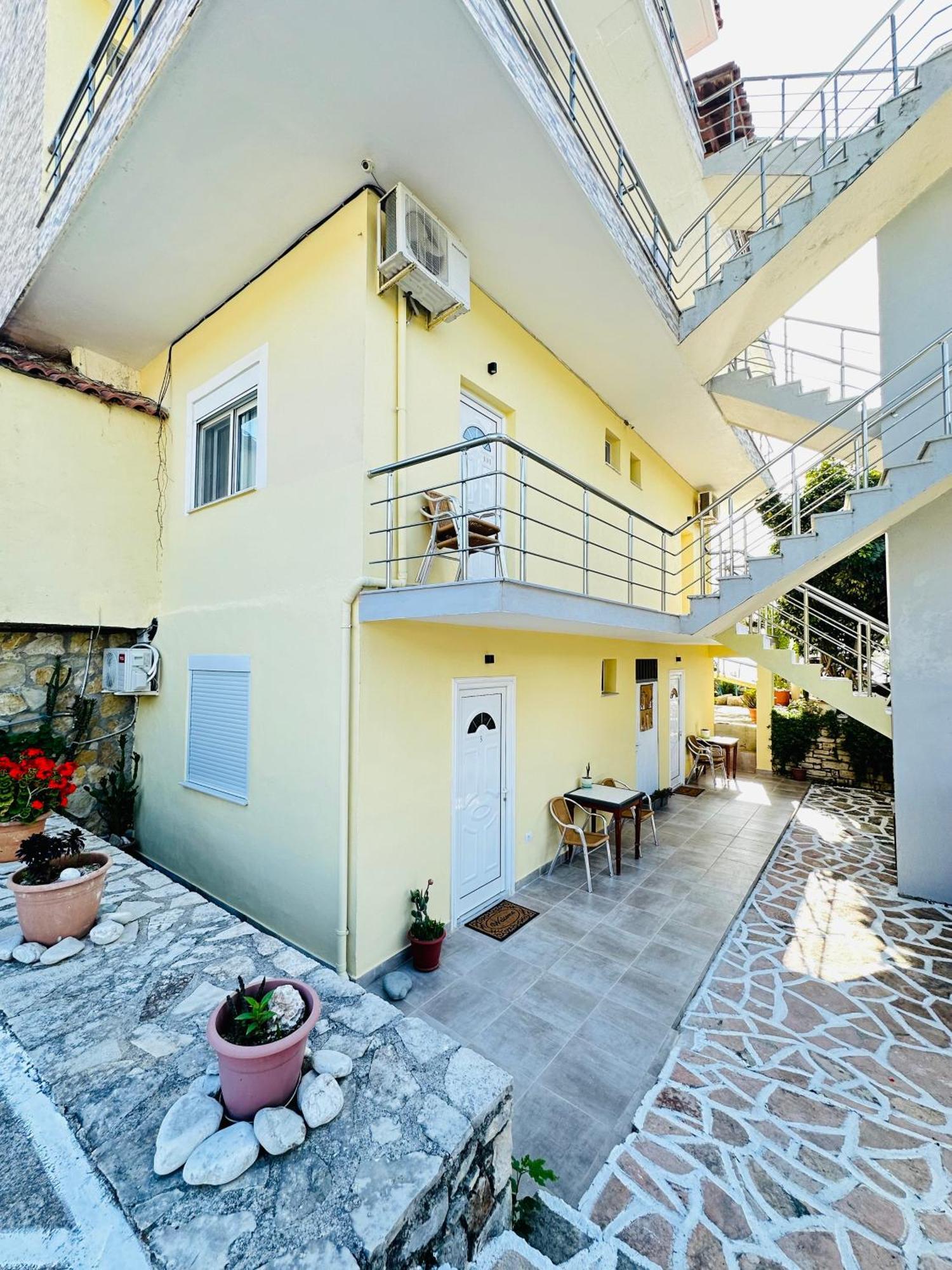 Potami Seashell Hotel Himare Exterior photo