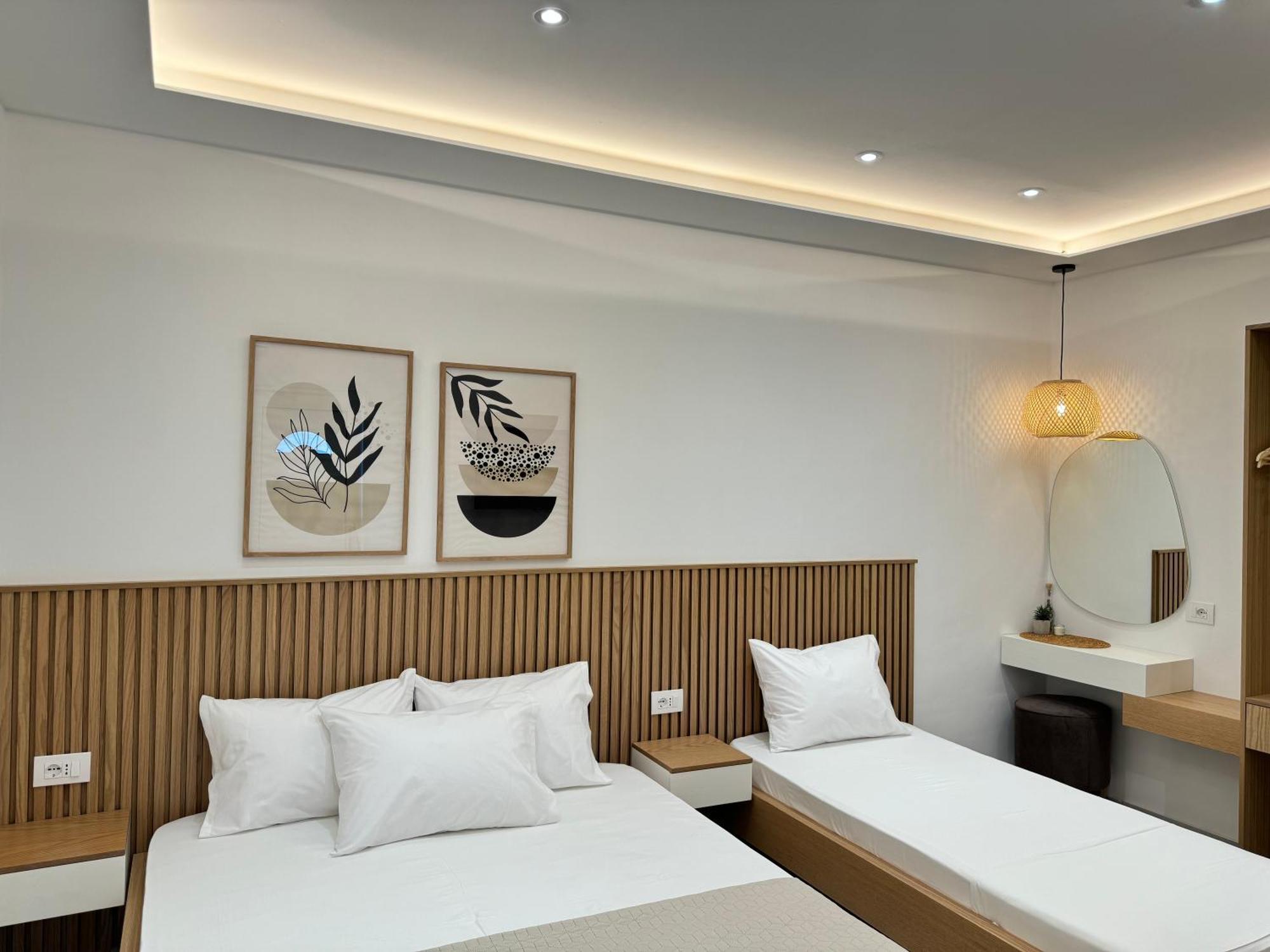 Potami Seashell Hotel Himare Exterior photo