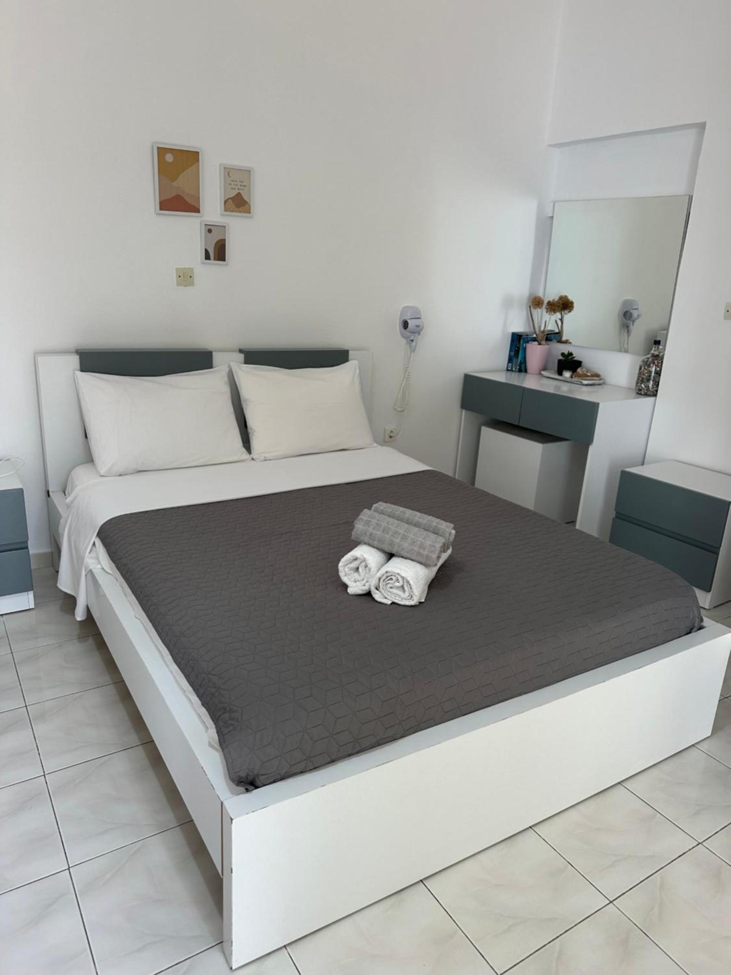 Potami Seashell Hotel Himare Exterior photo